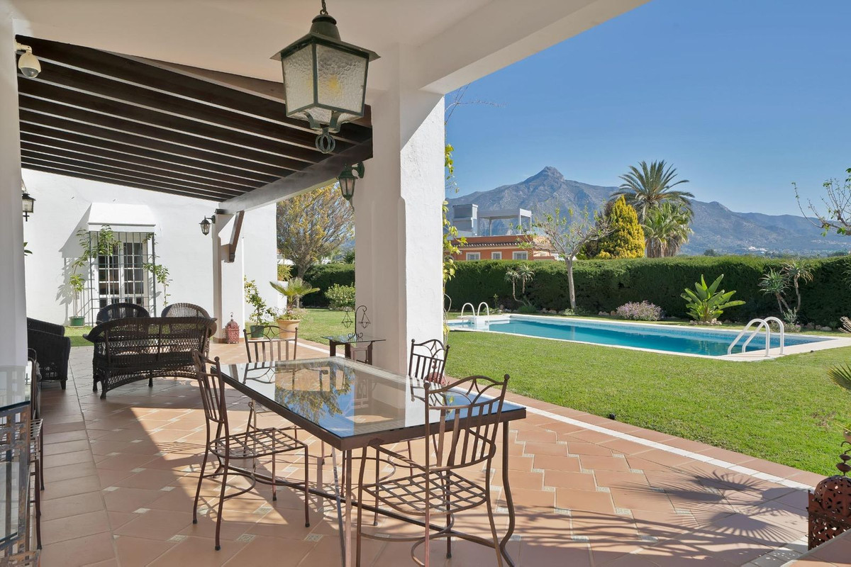 Huis te koop in Las Brisas | 6 slaapkamers H4993696