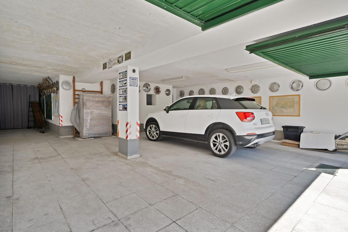 Huis te koop in Las Brisas | 6 slaapkamers H4993696
