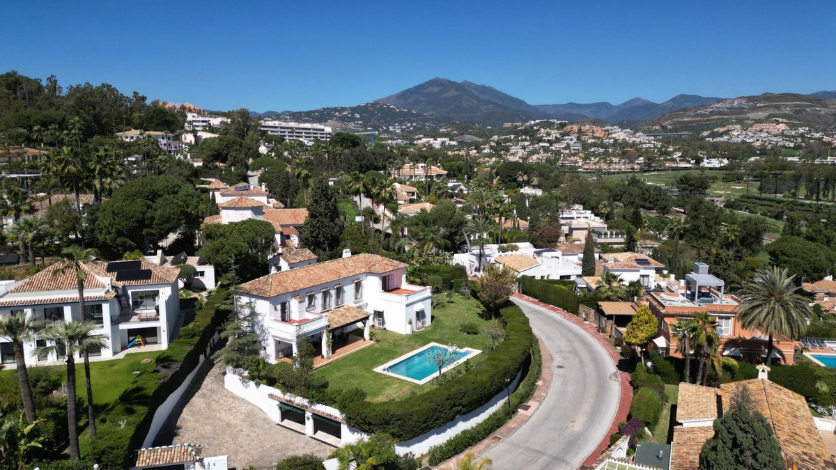 Huis te koop in Las Brisas | 6 slaapkamers H4993696