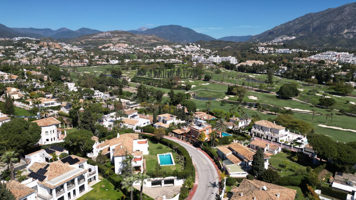 Huis te koop in Las Brisas | 6 slaapkamers H4993696