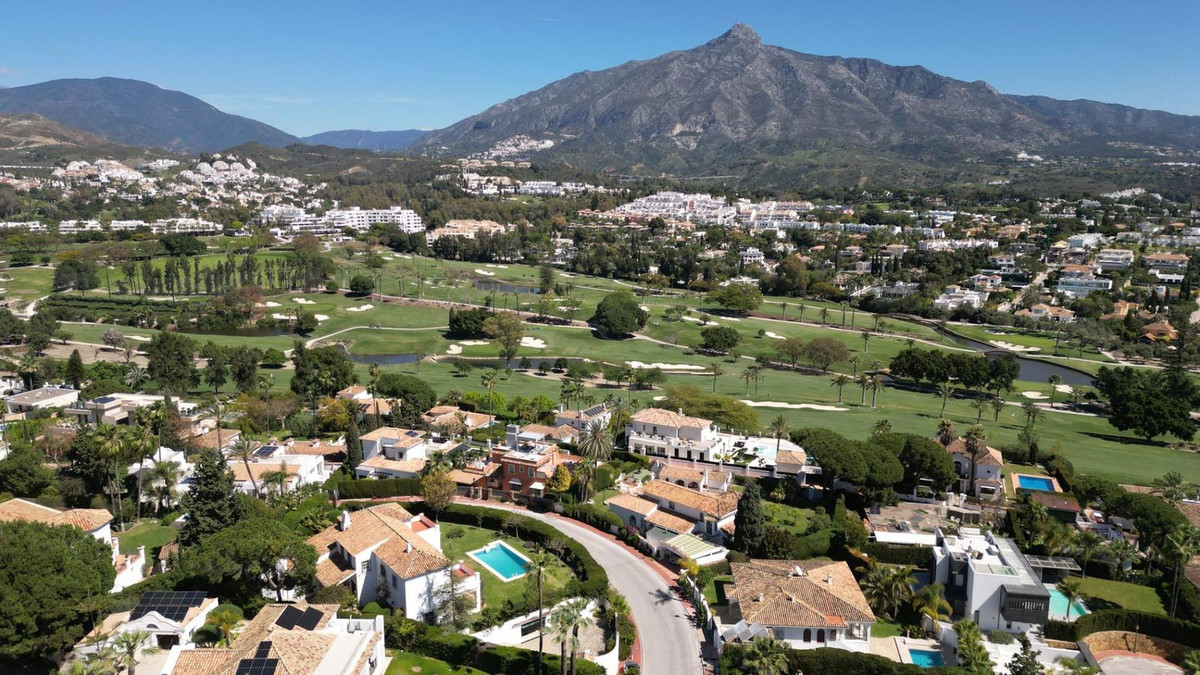 Huis te koop in Las Brisas | 6 slaapkamers H4993696