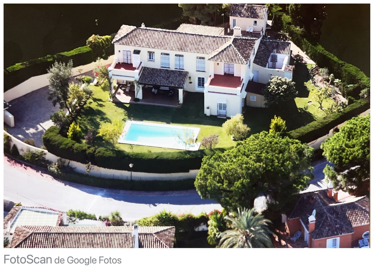 Huis te koop in Las Brisas | 6 slaapkamers H4993696