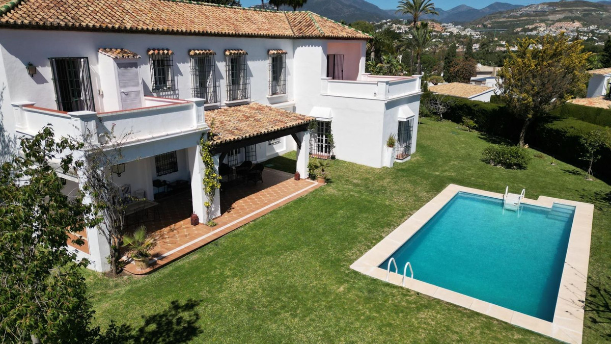Huis te koop in Las Brisas | 6 slaapkamers H4993696