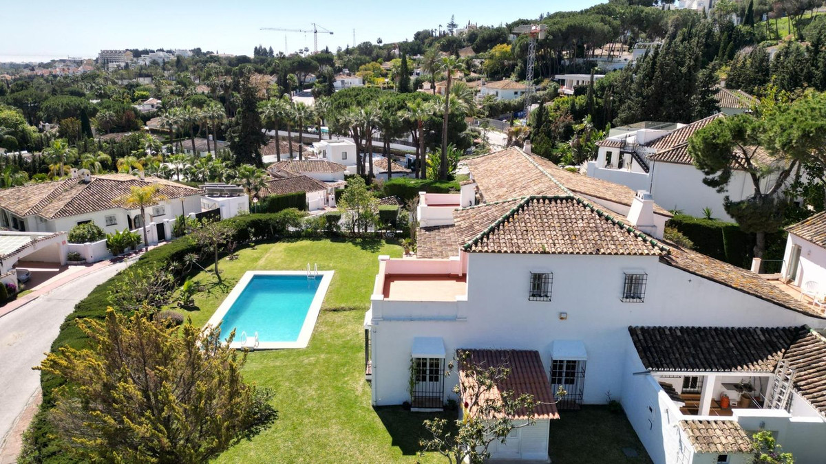 Huis te koop in Las Brisas | 6 slaapkamers H4993696