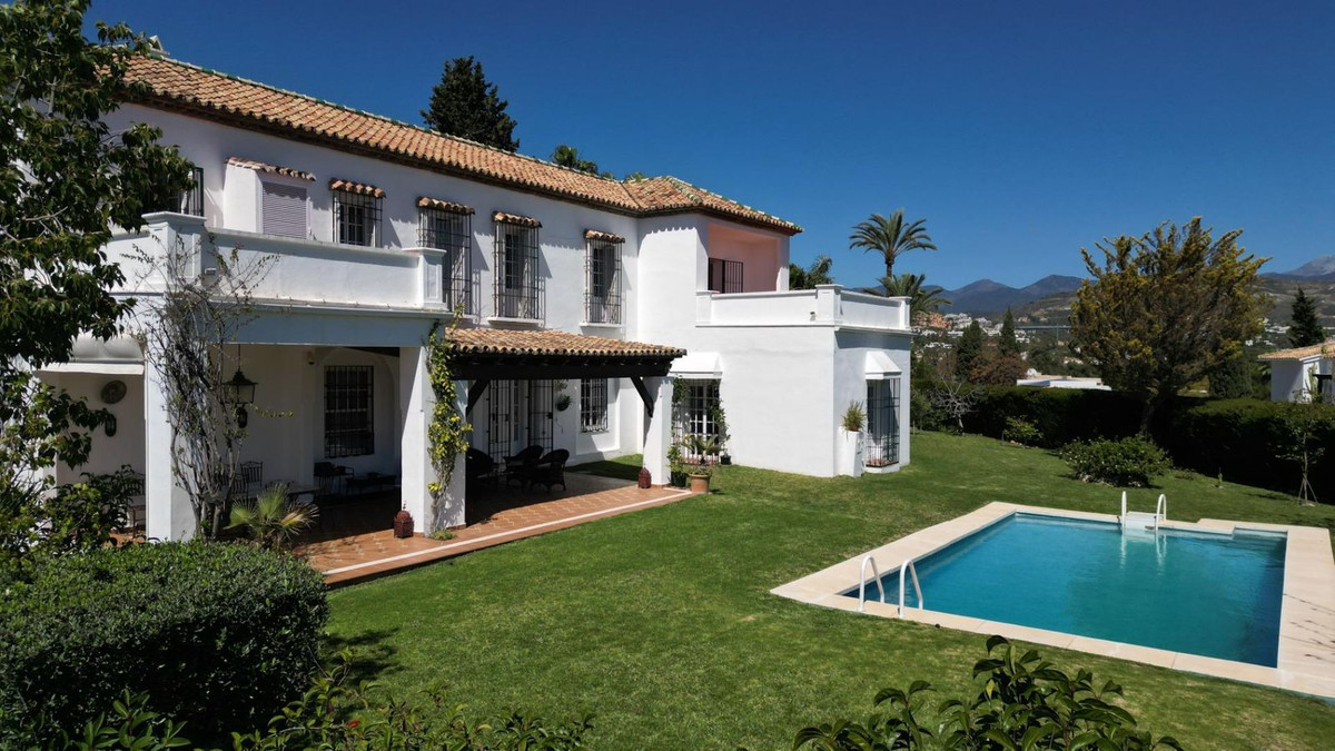 Huis te koop in Las Brisas | 6 slaapkamers H4993696
