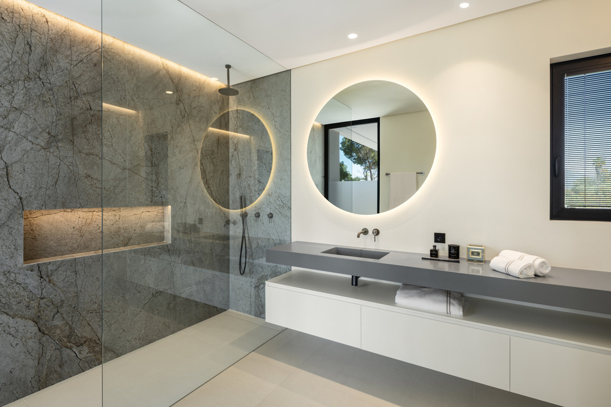 Huis te koop in Nueva Andalucía | 6 slaapkamers H5008714