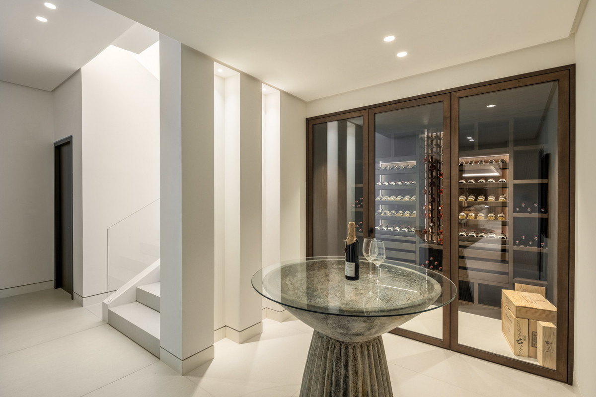 Huis te koop in Nueva Andalucía | 6 slaapkamers H5008714