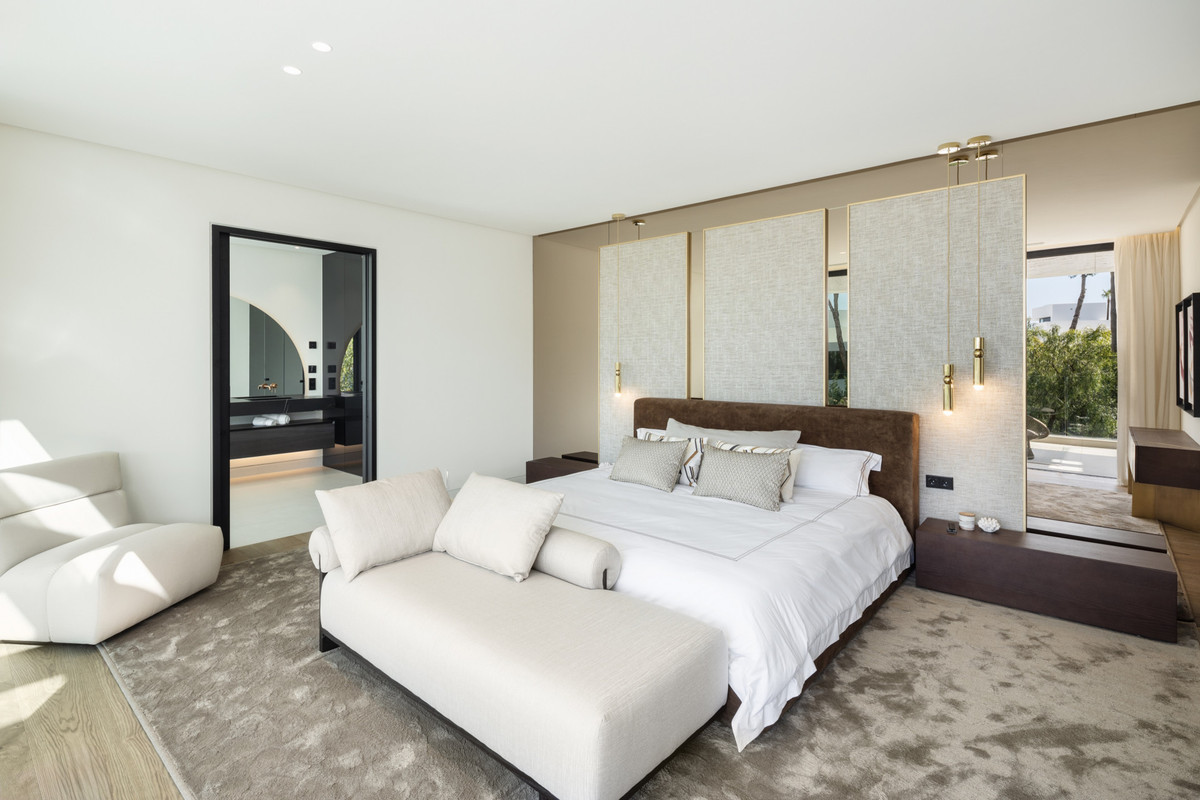 Huis te koop in Nueva Andalucía | 6 slaapkamers H5008714