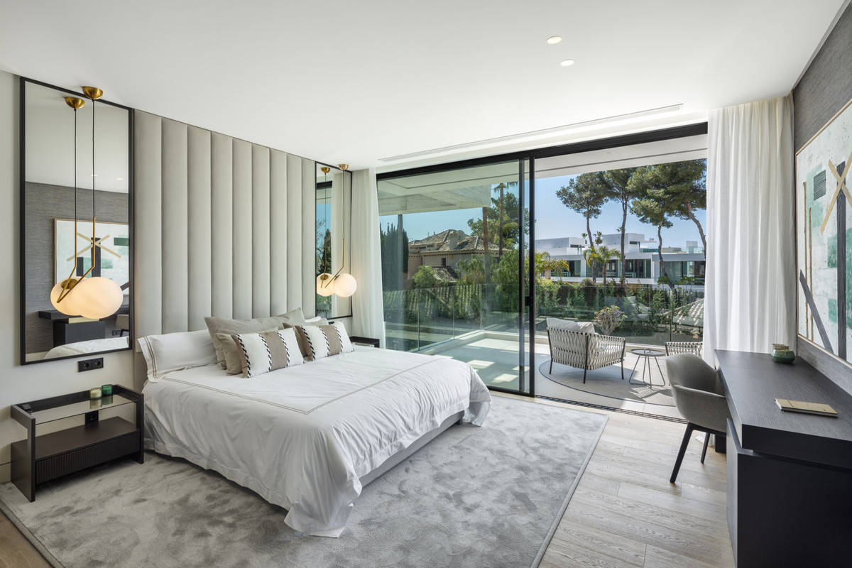 Huis te koop in Nueva Andalucía | 6 slaapkamers H5008714