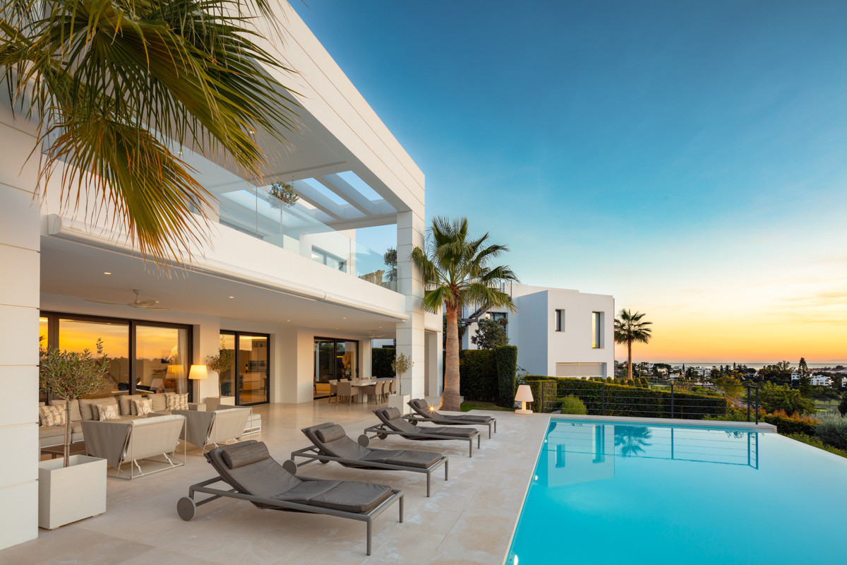Huis te koop in Nueva Andalucía | 7 slaapkamers H5012347