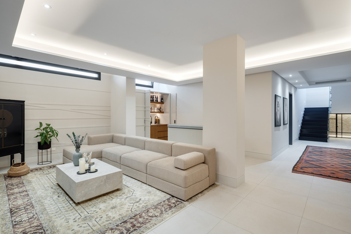 Huis te koop in Nueva Andalucía | 5 slaapkamers H5016547