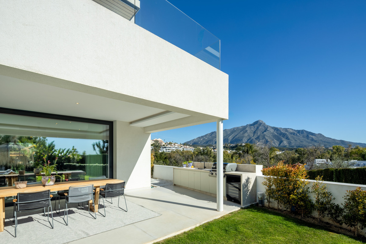 Huis te koop in Nueva Andalucía | 5 slaapkamers H5016547