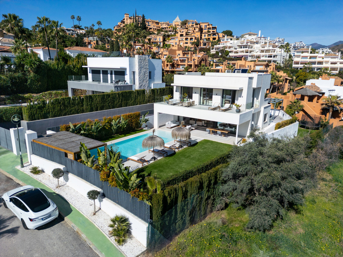 Huis te koop in Nueva Andalucía | 5 slaapkamers H5016547