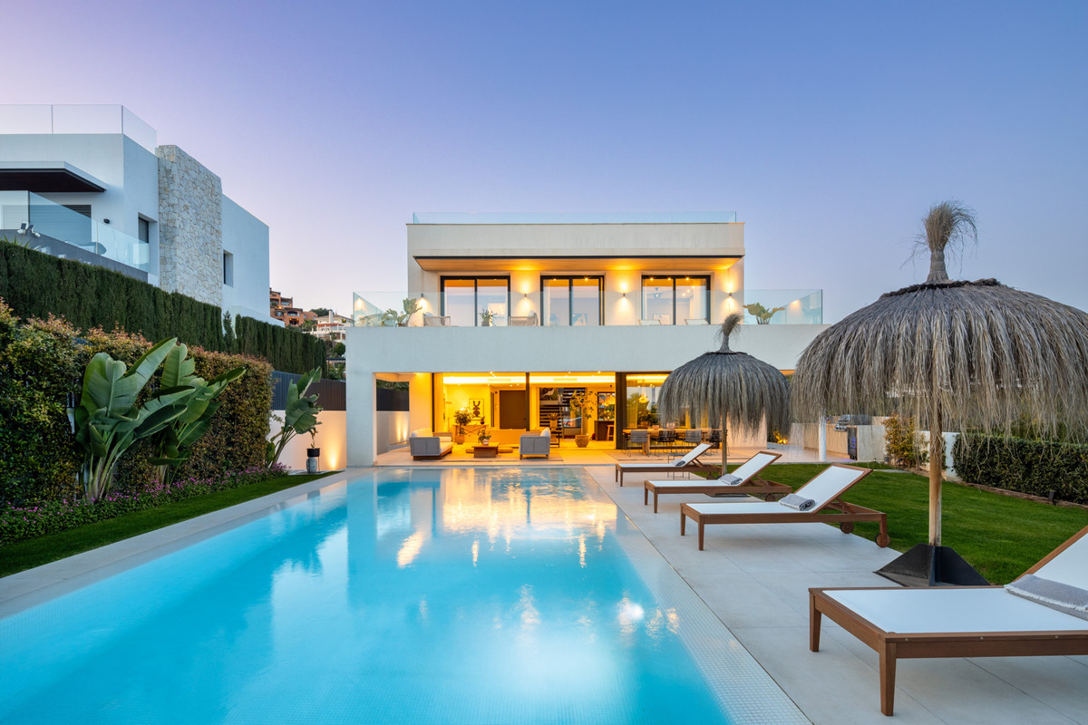 Huis te koop in Nueva Andalucía | 5 slaapkamers H5016547