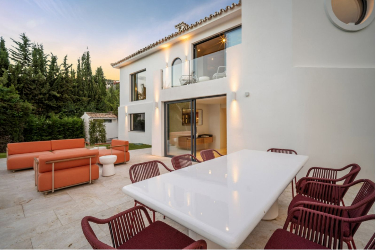 Vrijstaande Villa in Nueva Andalucía-2