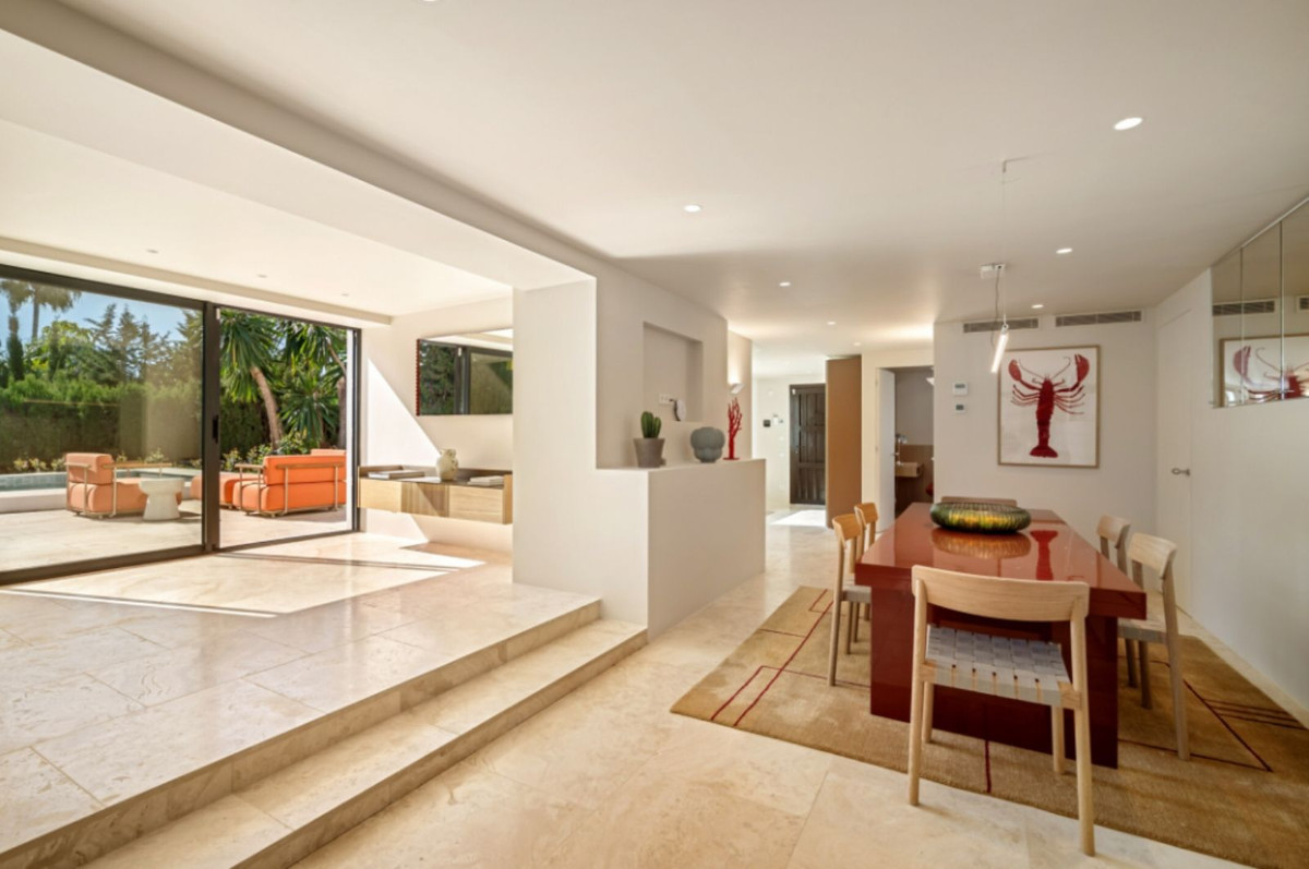 Vrijstaande Villa in Nueva Andalucía-8