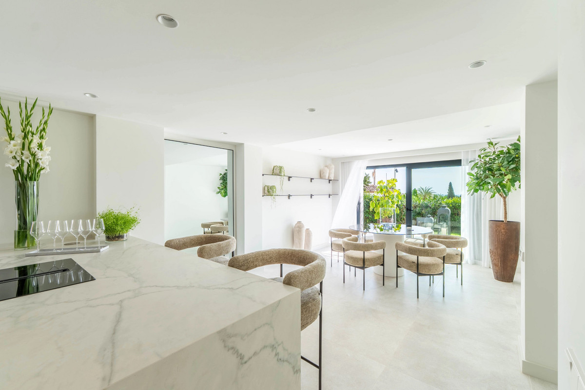 Vrijstaande Villa in Nueva Andalucía-13