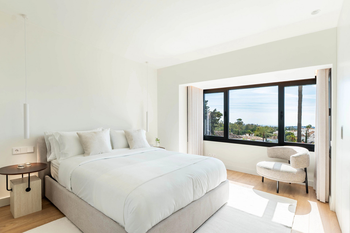 Vrijstaande Villa in Nueva Andalucía-19