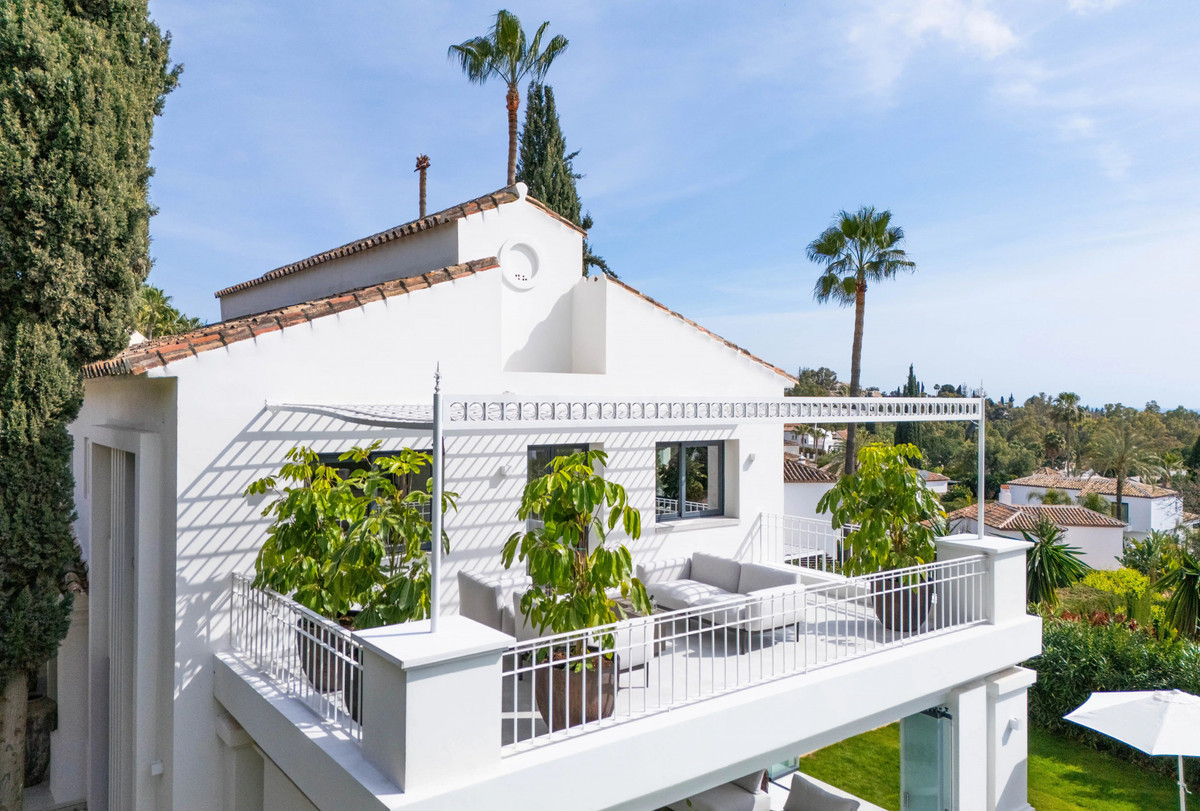 Vrijstaande Villa in Nueva Andalucía-32