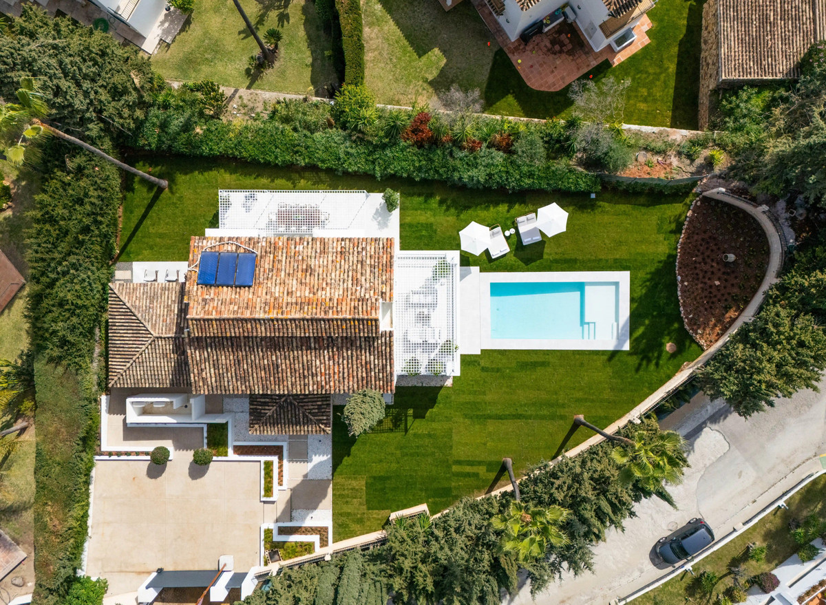 Vrijstaande Villa in Nueva Andalucía-33