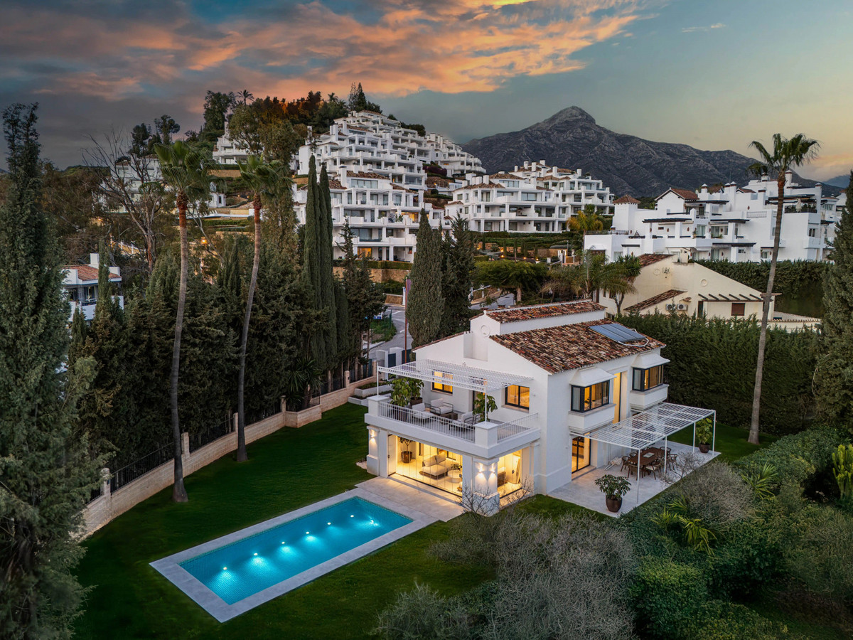 Vrijstaande Villa in Nueva Andalucía-43
