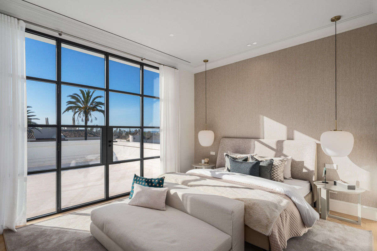 Huis te koop in Nueva Andalucía | 4 slaapkamers H5023585