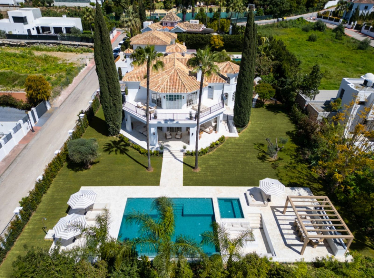 Vrijstaande Villa in Nueva Andalucía-2