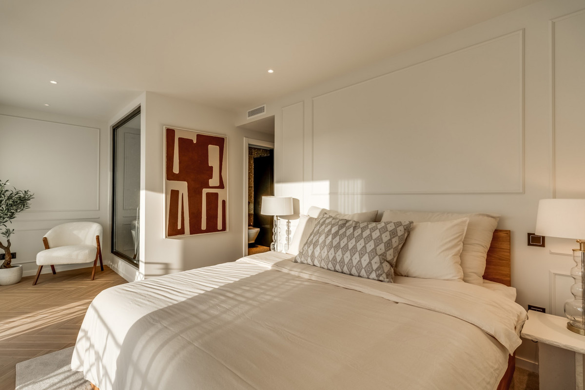 Huis te koop in Nueva Andalucía | 4 slaapkamers H5025991