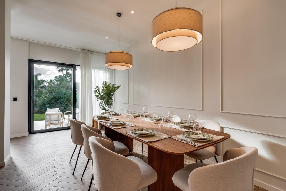 Huis te koop in Nueva Andalucía | 4 slaapkamers H5025991