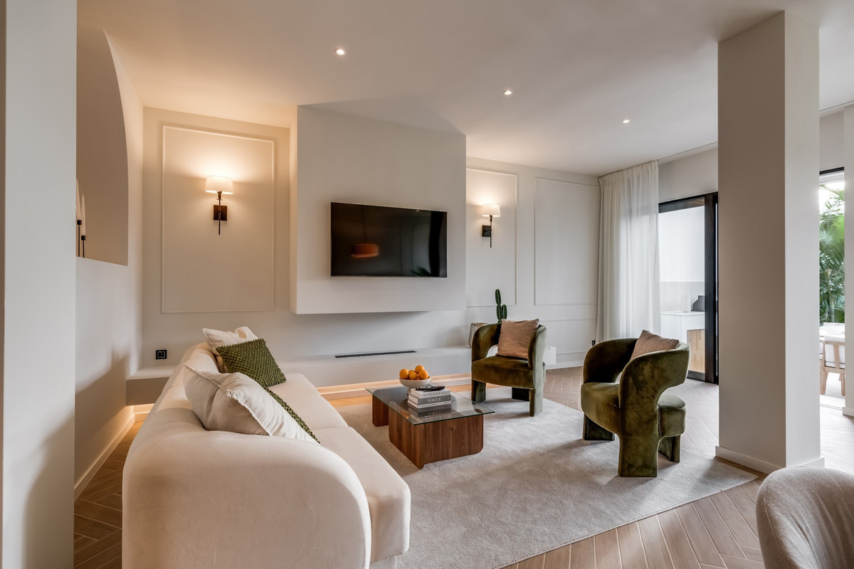 Huis te koop in Nueva Andalucía | 4 slaapkamers H5025991