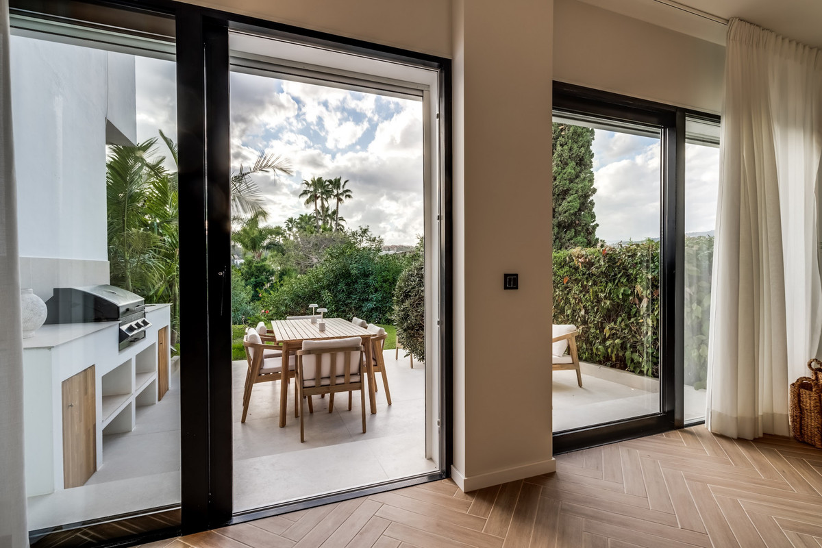 Huis te koop in Nueva Andalucía | 4 slaapkamers H5025991