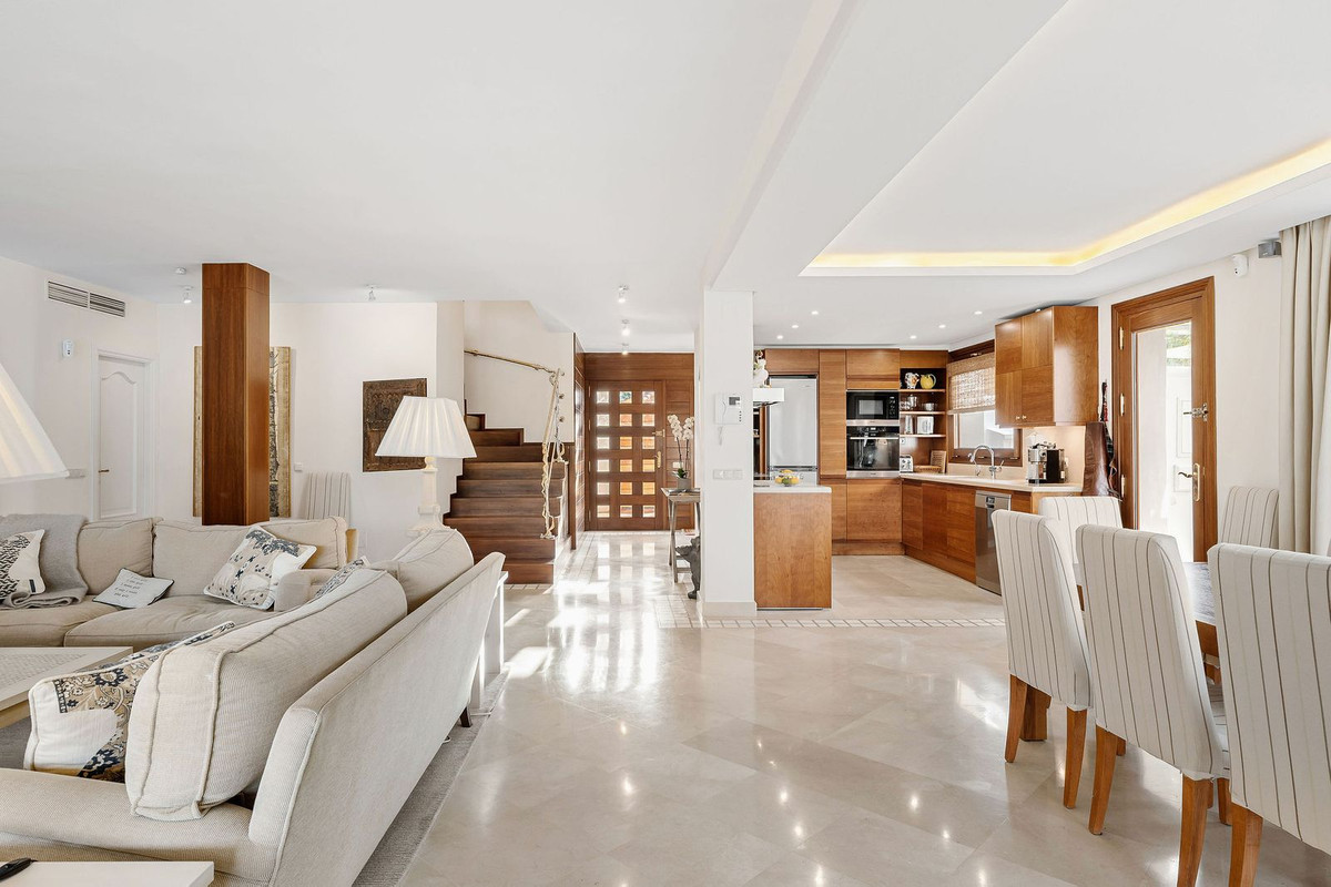 Huis te koop in Nueva Andalucía | 3 slaapkamers H5026135