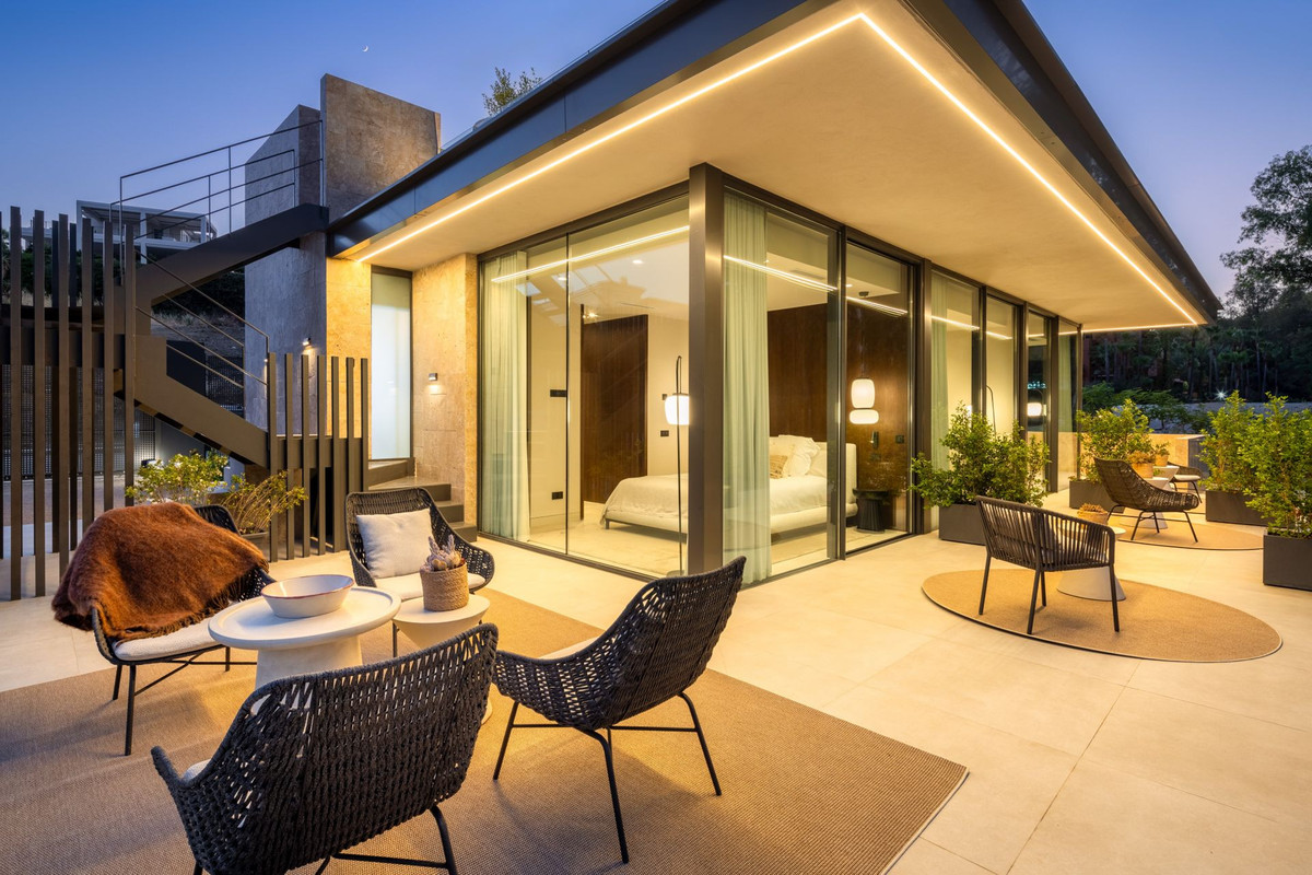 Huis te koop in Nueva Andalucía | 6 slaapkamers H5026396