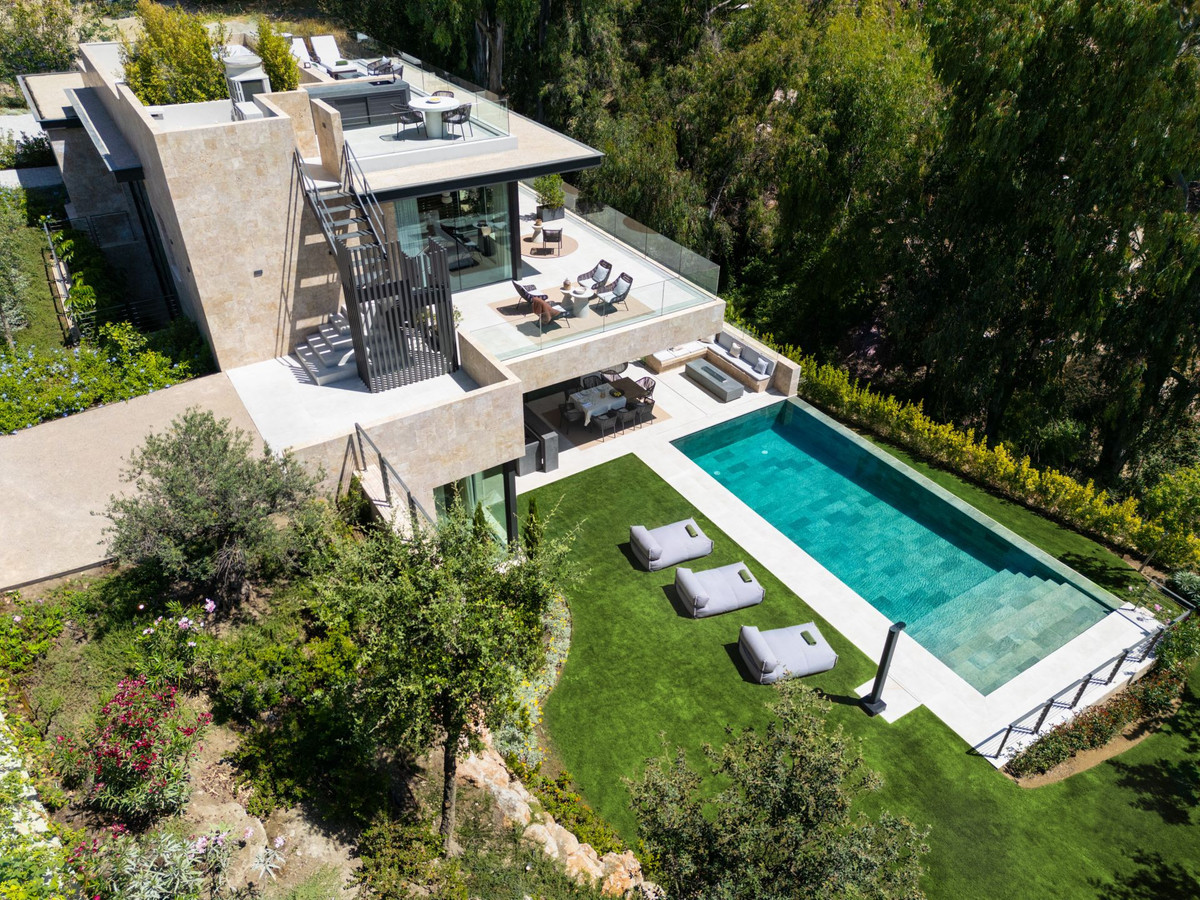 Huis te koop in Nueva Andalucía | 6 slaapkamers H5026396
