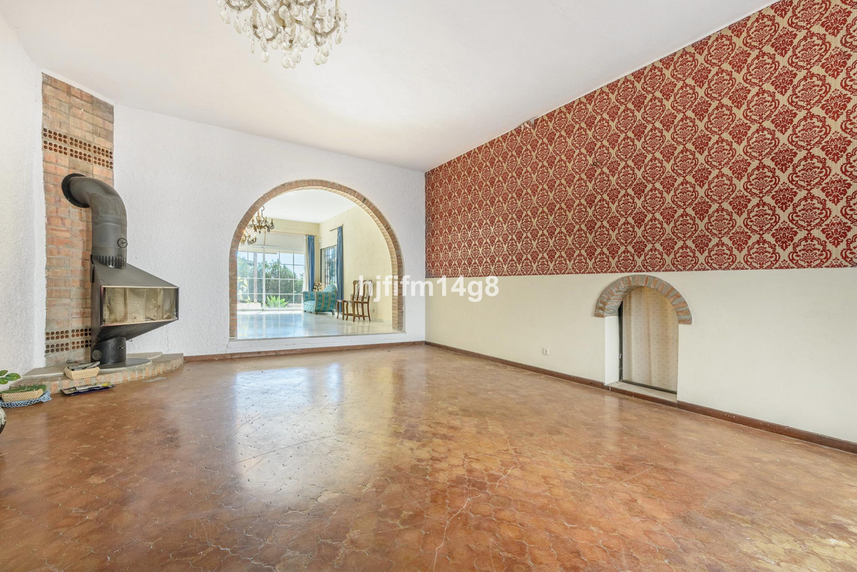 Vrijstaande Villa in Nueva Andalucía-12