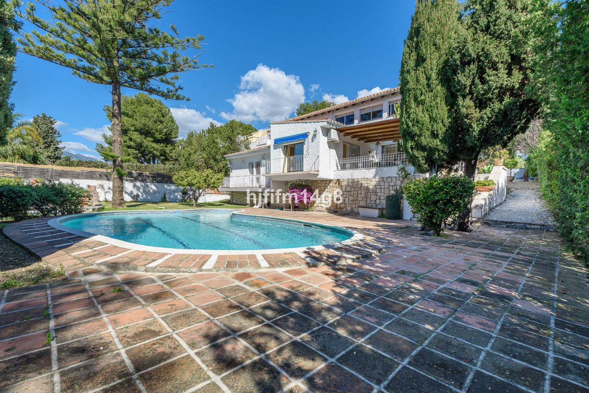 Vrijstaande Villa in Nueva Andalucía-28