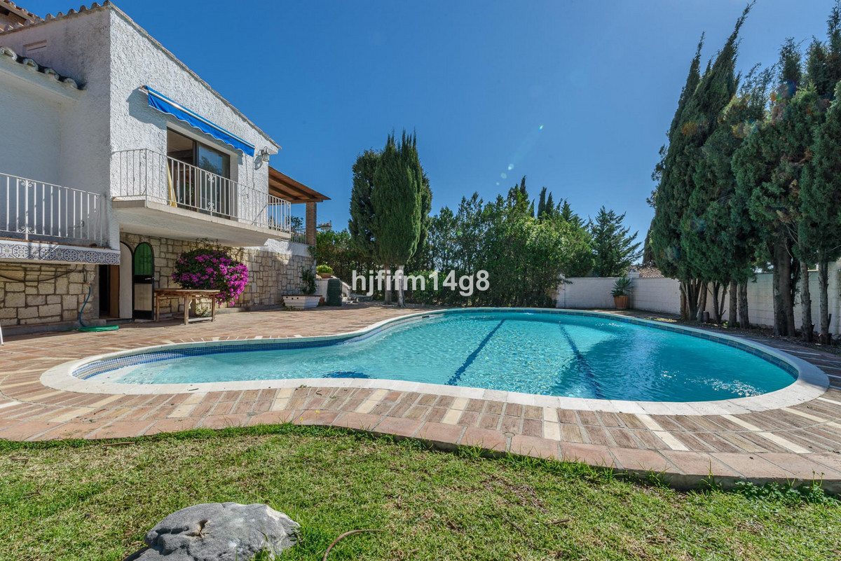 Vrijstaande Villa in Nueva Andalucía-29