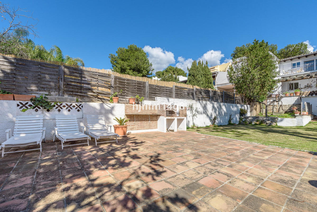 Vrijstaande Villa in Nueva Andalucía-36