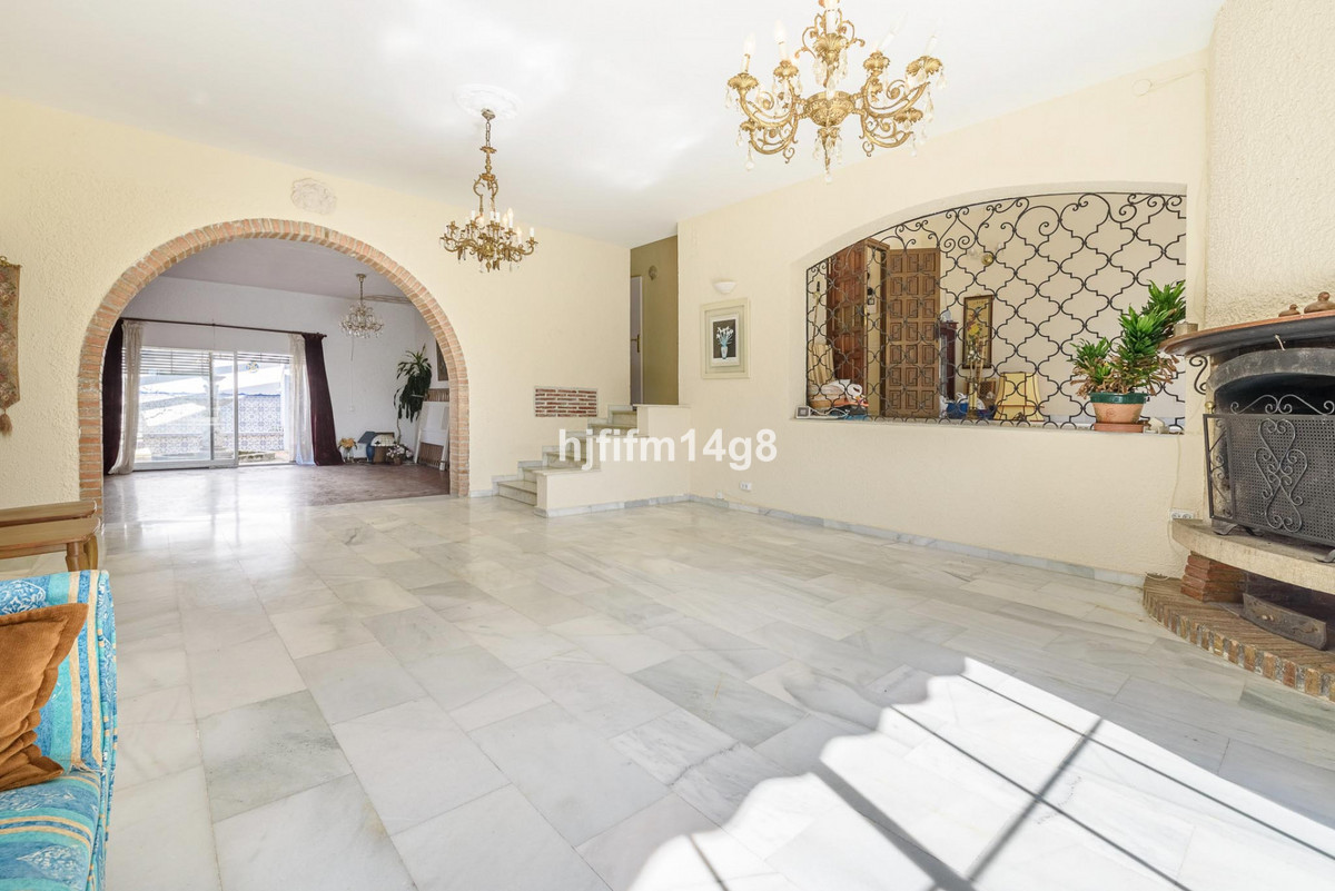 Vrijstaande Villa in Nueva Andalucía-8