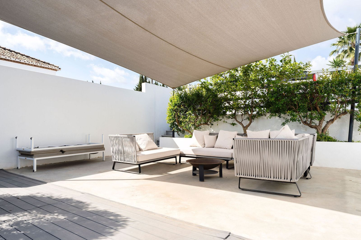 Vrijstaande Villa in Nueva Andalucía-15