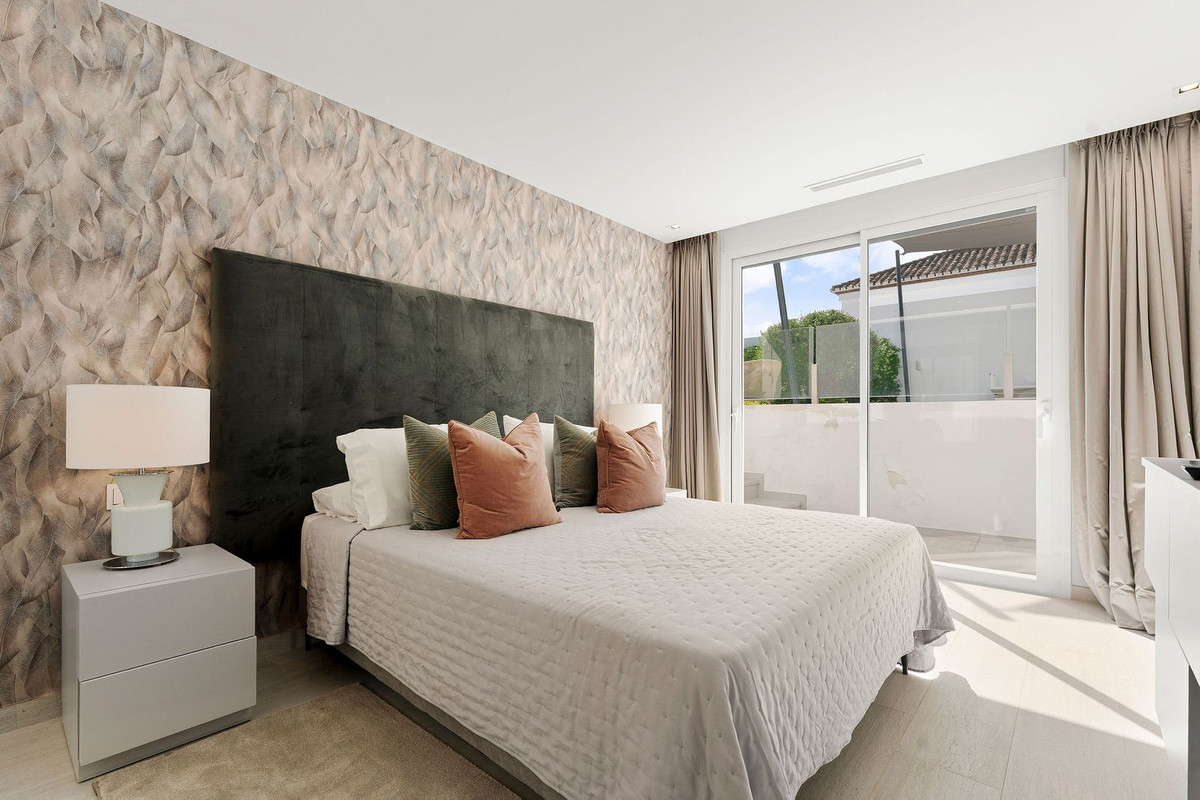 Vrijstaande Villa in Nueva Andalucía-22