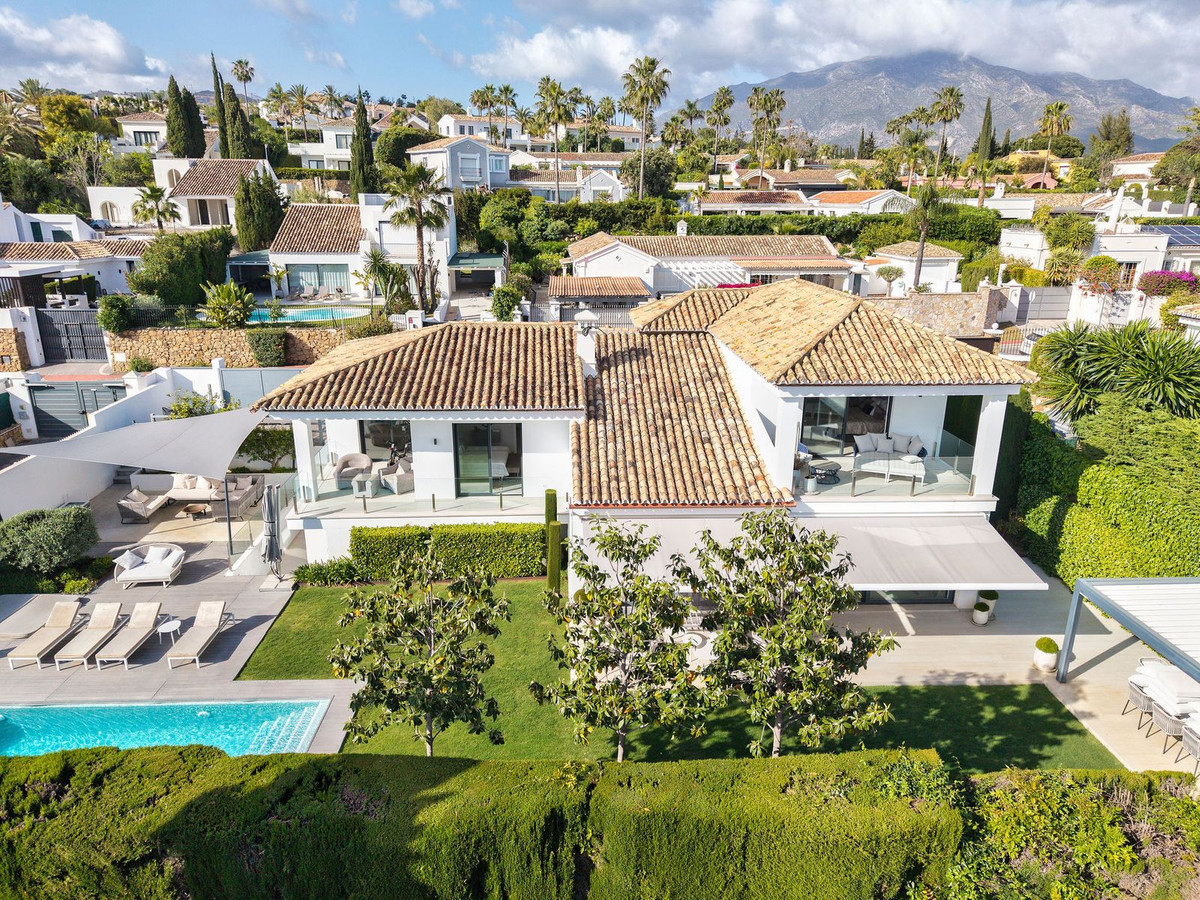 Vrijstaande Villa in Nueva Andalucía-41