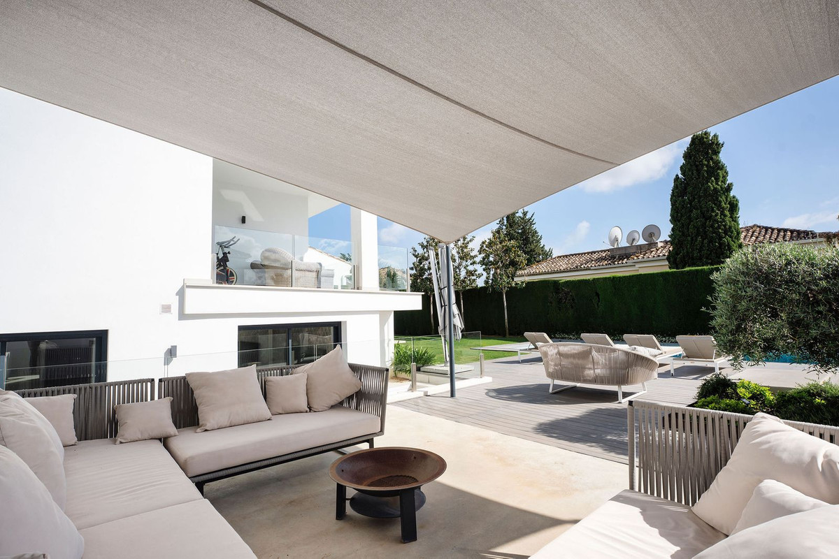 Vrijstaande Villa in Nueva Andalucía-6