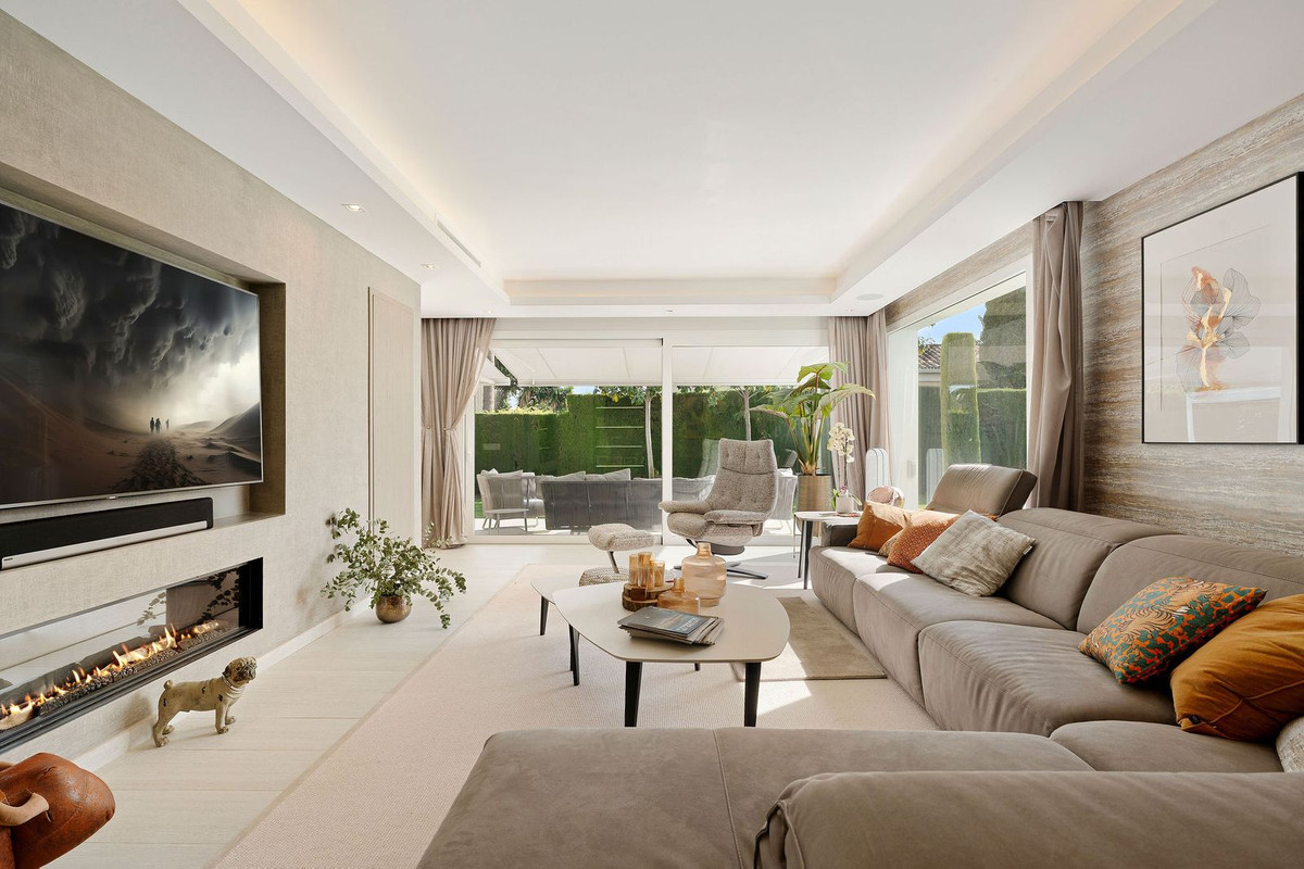Vrijstaande Villa in Nueva Andalucía-8