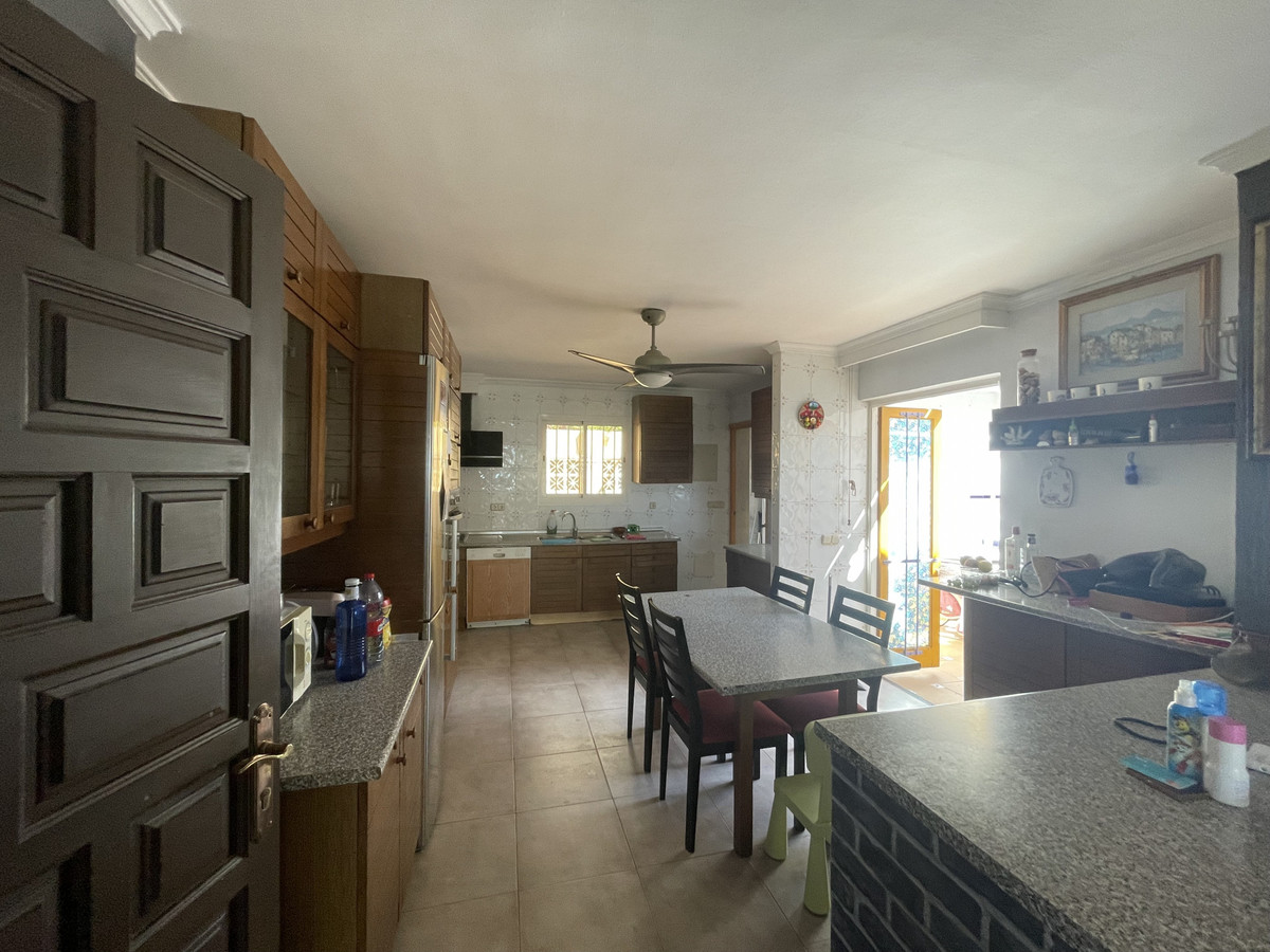Semi-Vrijstaande Villa in Nueva Andalucía-14