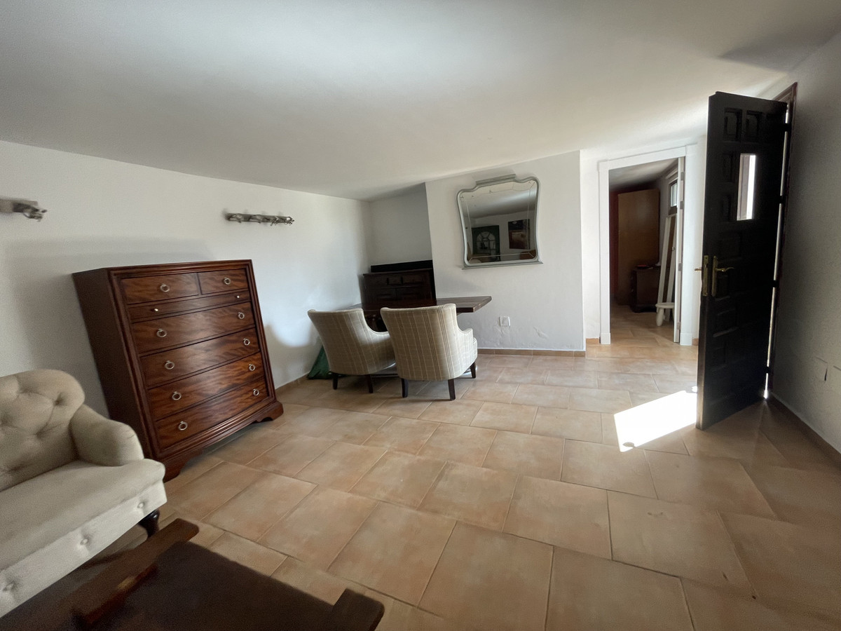 Semi-Vrijstaande Villa in Nueva Andalucía-17