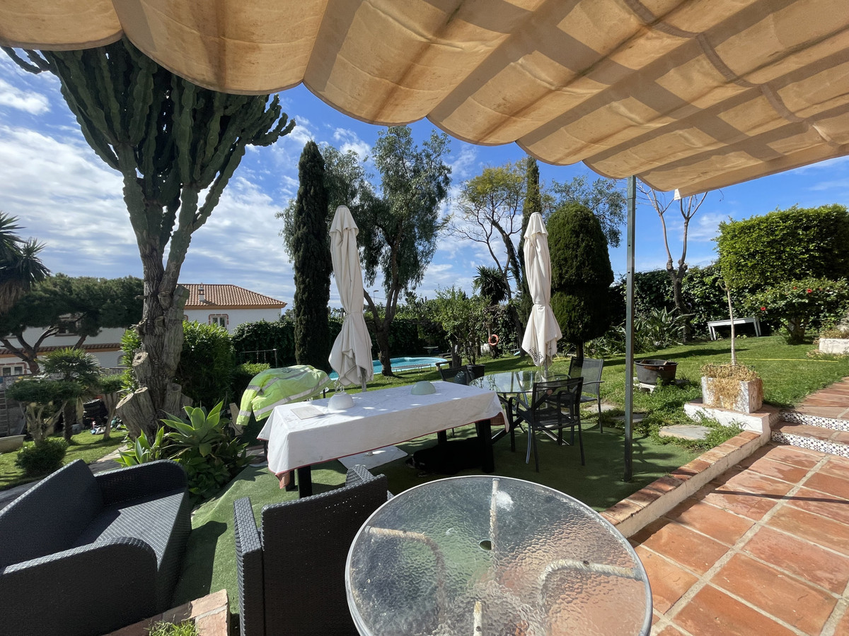 Semi-Vrijstaande Villa in Nueva Andalucía-7