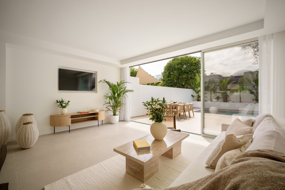 Semi-Vrijstaande Villa in Nueva Andalucía-10