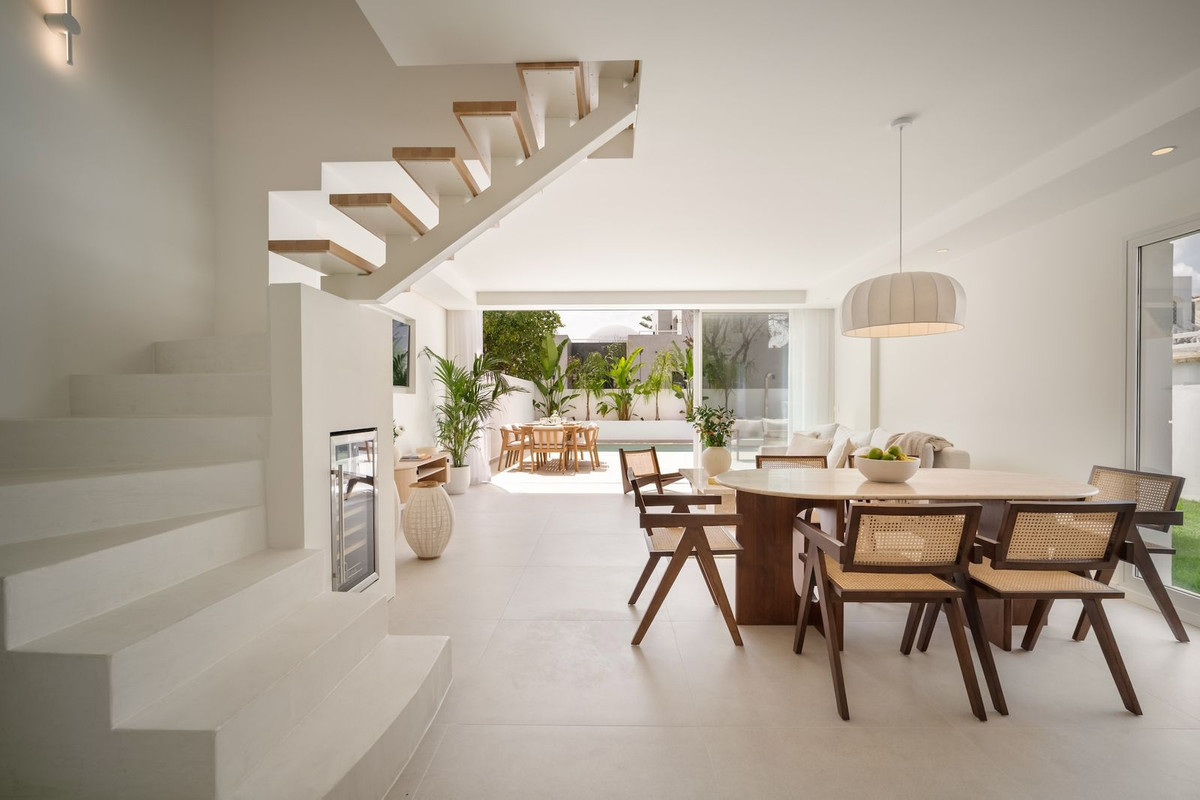 Semi-Vrijstaande Villa in Nueva Andalucía-11