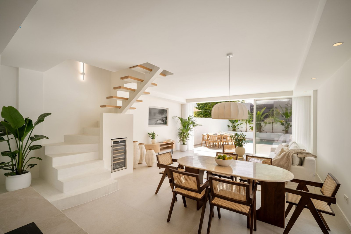 Semi-Vrijstaande Villa in Nueva Andalucía-17